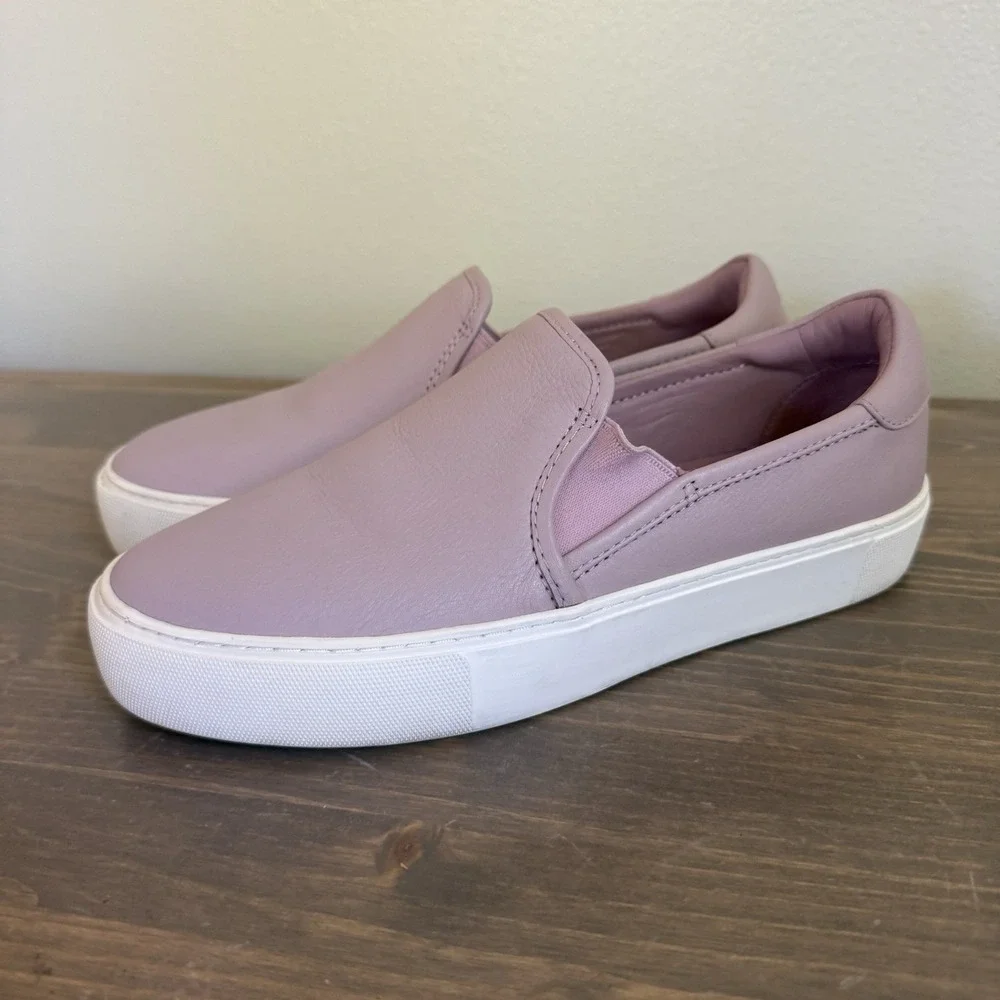 Slip-On Casual Sneakers in Dusty Lilac